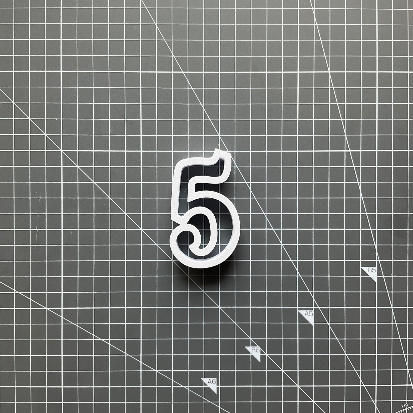 Number v4 Slim with Border